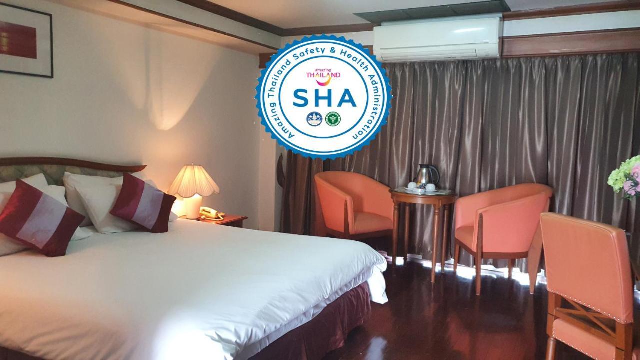 Interchange Tower Serviced Apartment - Sha Extra Plus Бангкок Экстерьер фото