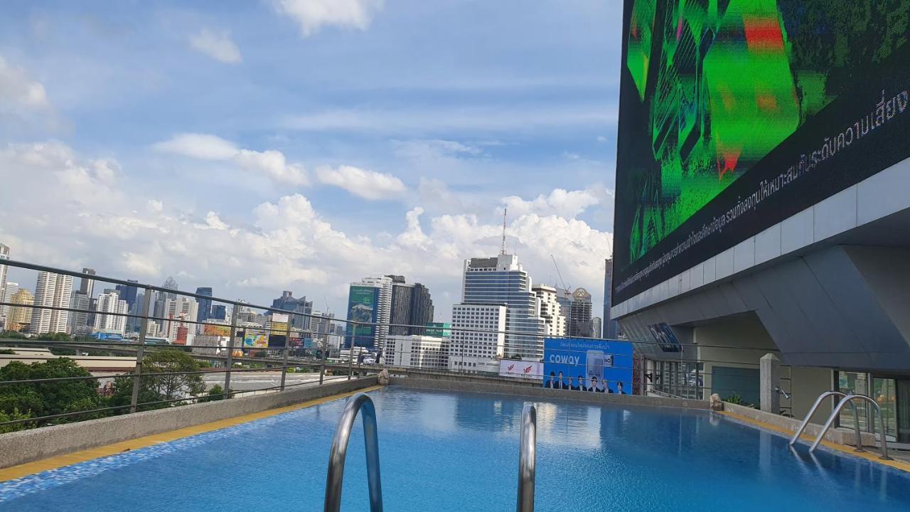 Interchange Tower Serviced Apartment - Sha Extra Plus Бангкок Экстерьер фото