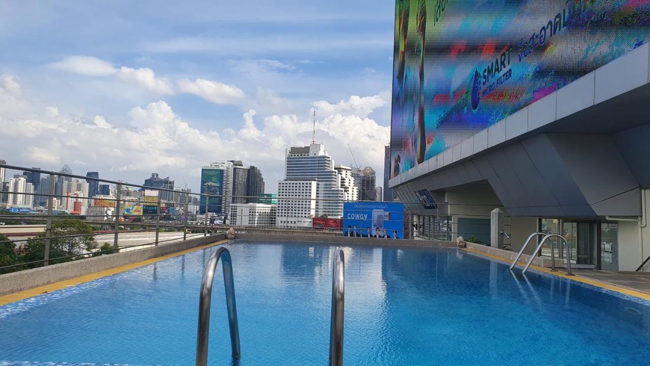 Interchange Tower Serviced Apartment - Sha Extra Plus Бангкок Экстерьер фото