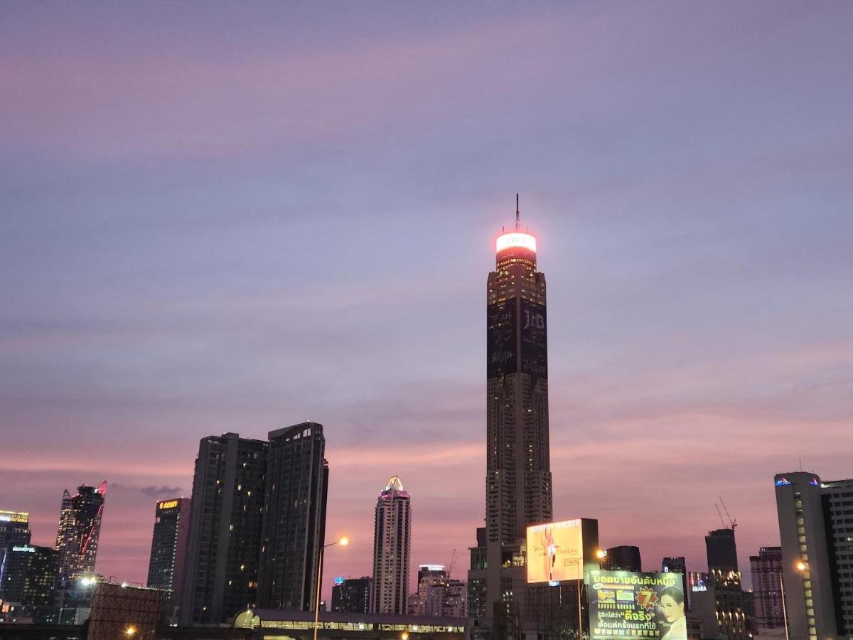 Interchange Tower Serviced Apartment - Sha Extra Plus Бангкок Экстерьер фото